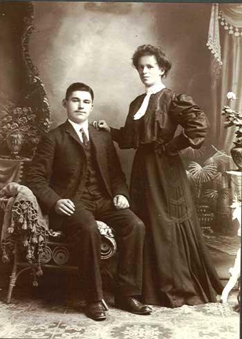 Unidentified wedding photo Carlson studio 2.jpg