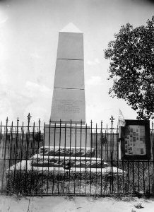 1905 Monument